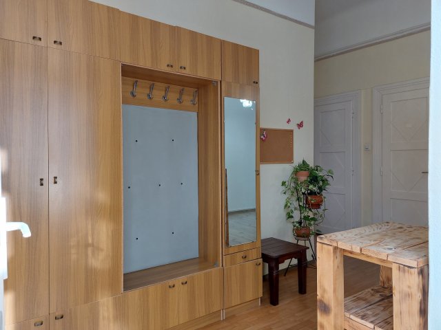 Kiadó iroda, Szolnokon 220 E Ft / hó, 3+1 szobás