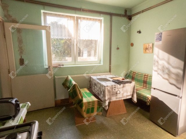 Eladó családi ház, Csörnyeföldön 36 M Ft, 4 szobás