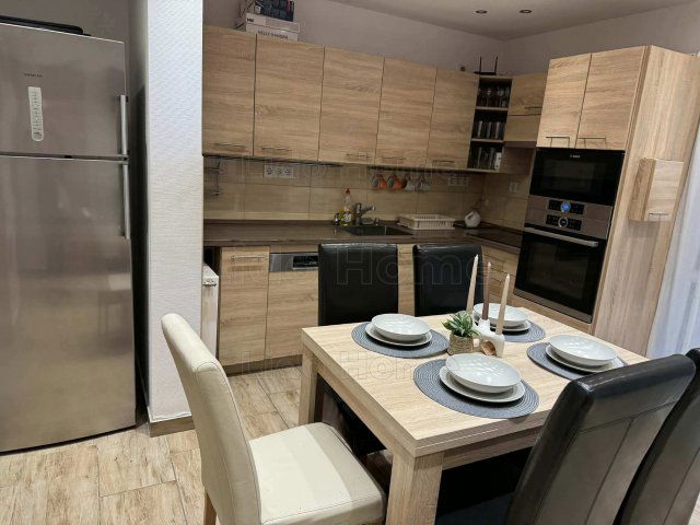 Eladó nyaraló, Balatonkenesén 170 M Ft, 5 szobás