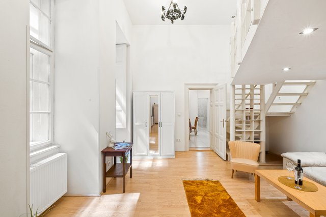 Eladó téglalakás, Budapesten, V. kerületben, Belgrád rakparton