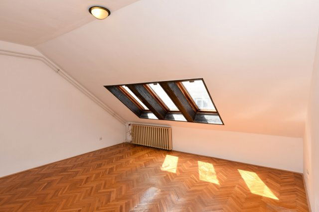 Eladó téglalakás, Veszprémben 68.9 M Ft, 2+1 szobás