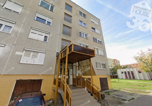 Eladó panellakás, Kecskeméten 37.9 M Ft, 2 szobás
