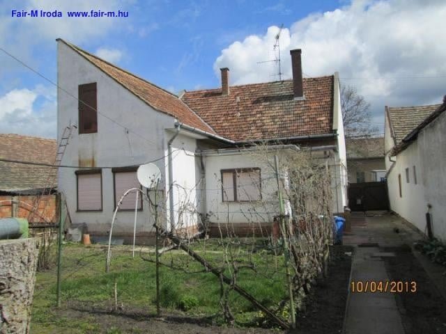 Eladó családi ház, Hódmezővásárhelyen 13.5 M Ft, 3 szobás