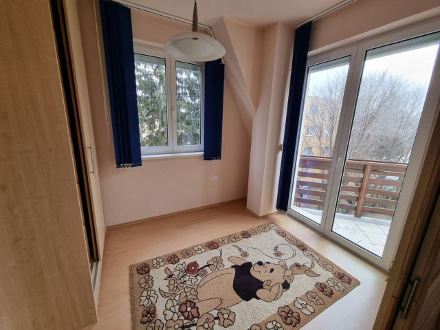 Eladó téglalakás, Debrecenben 111 M Ft, 4 szobás