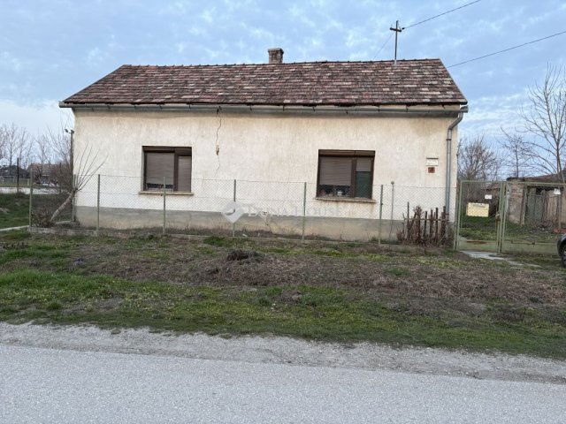 Eladó családi ház, Dégen 14.9 M Ft, 4 szobás