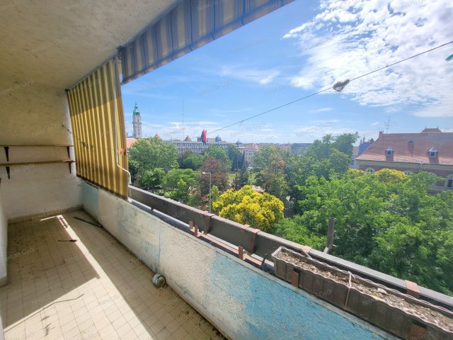 Eladó téglalakás, Győrött 56 M Ft, 3 szobás