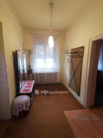 Eladó családi ház, Tabdin 17.9 M Ft, 3 szobás