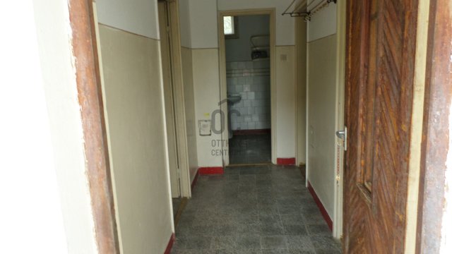 Eladó családi ház, Kunmadarason 5.9 M Ft, 2 szobás