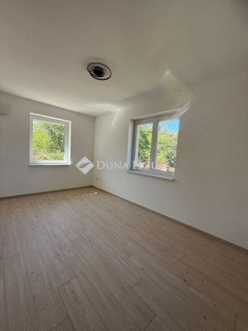 Eladó ikerház, Nagytarcsán 130.7 M Ft, 4 szobás