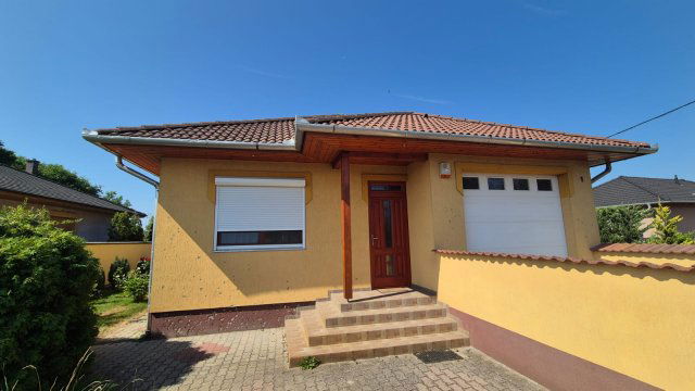 Eladó családi ház, Kecskeméten 99 M Ft, 4 szobás