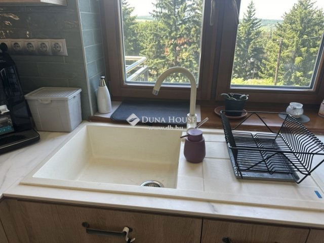 Eladó családi ház, Piliscsabán 198 M Ft, 5 szobás