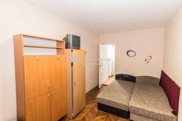 Eladó családi ház, Szombathelyen 95 M Ft, 9 szobás