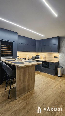 Eladó nyaraló, Abádszalókban 259 M Ft, 5 szobás