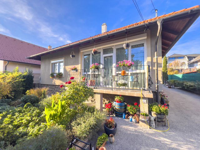 Eladó családi ház, Budaörsön 214.999 M Ft, 5 szobás