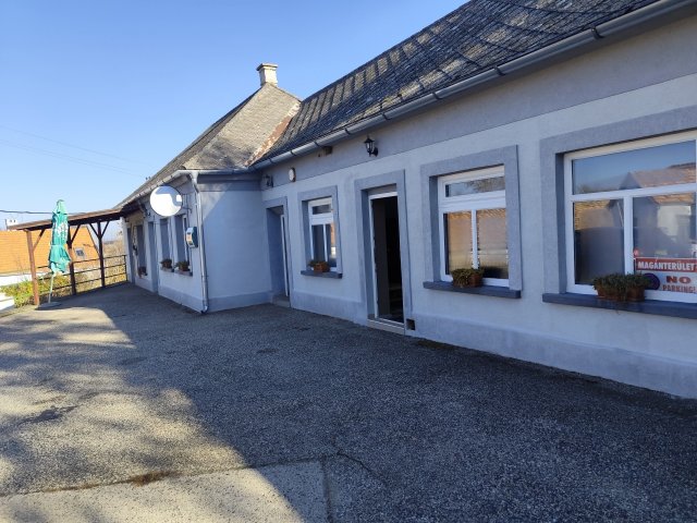 Eladó családi ház, Mencshelyen 95 M Ft, 5 szobás