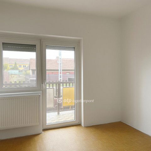 Eladó családi ház, Felsőpakonyban 89.9 M Ft, 3+1 szobás