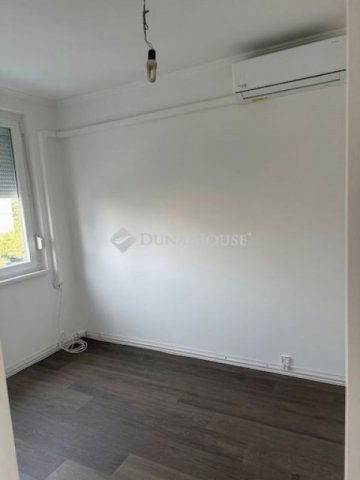 Eladó panellakás, Budapesten, XV. kerületben 82 M Ft, 3+1 szobás