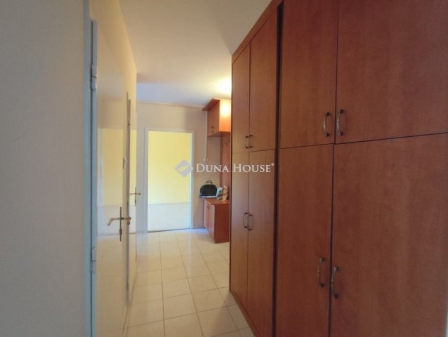 Kiadó panellakás, albérlet, Kecskeméten 140 E Ft / hó, 2 szobás