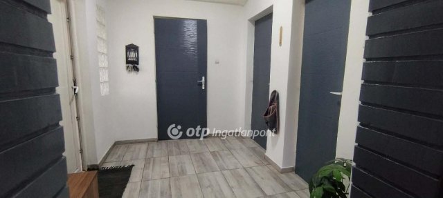 Eladó családi ház, Tolnán 36.9 M Ft, 2 szobás