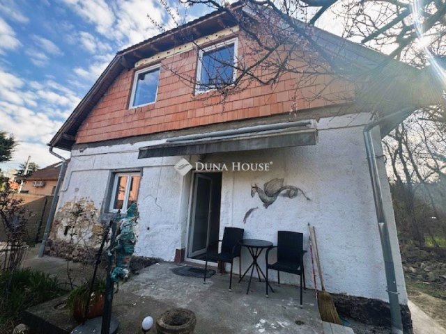 Eladó ikerház, Budapesten, III. kerületben 76 M Ft, 2 szobás