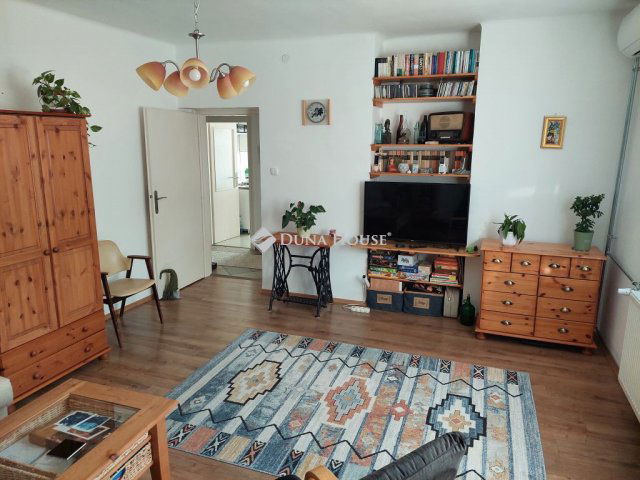 Eladó téglalakás, Kaposváron 47.99 M Ft, 2 szobás