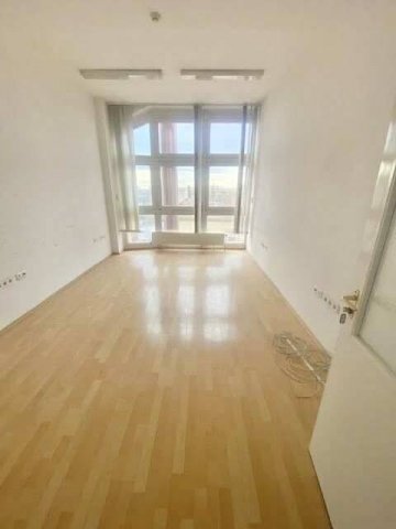 Kiadó üzlethelyiség, Pécsett 1800 E Ft / hó, 8 szobás