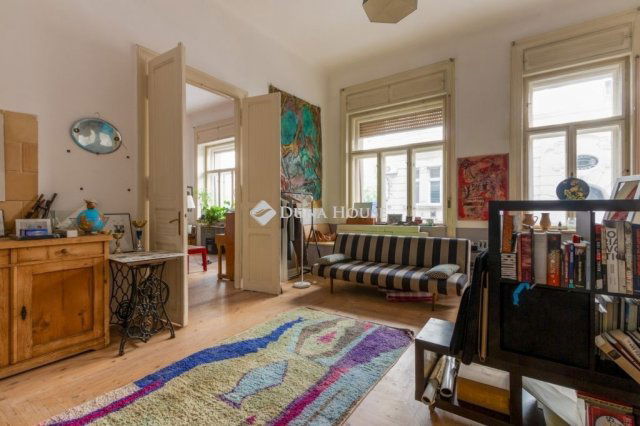 Eladó téglalakás, Budapesten, VI. kerületben 150 M Ft, 2 szobás