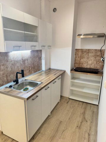 Eladó panellakás, Tatabányán 33.5 M Ft, 1+1 szobás