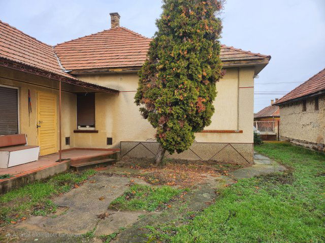 Eladó családi ház, Kakucson 40.4 M Ft, 2 szobás