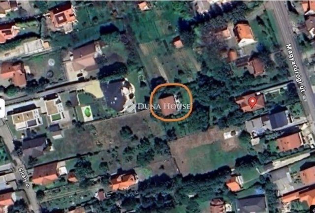 Eladó családi ház, Pécsett 89.9 M Ft, 5 szobás