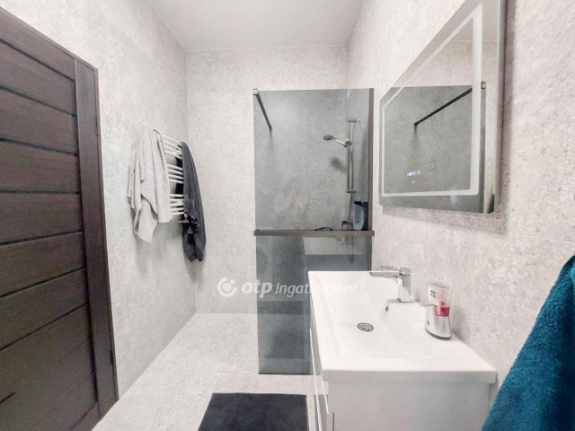 Eladó téglalakás, Budapesten, XV. kerületben 76.9 M Ft