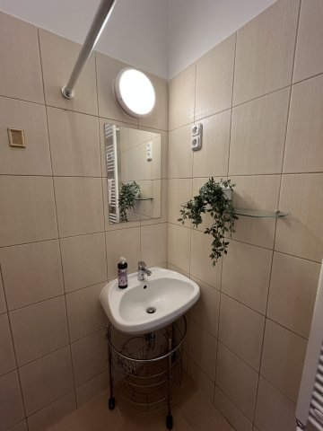 Kiadó téglalakás, albérlet, VII. kerületben, Csengery utcában