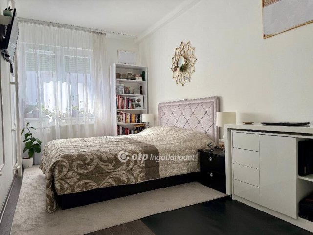 Eladó téglalakás, Budapesten, II. kerületben 113.9 M Ft