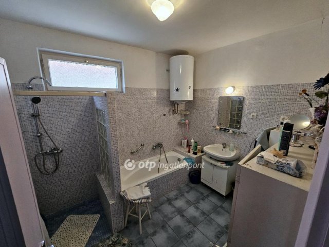 Eladó családi ház, Bátyán 49 M Ft, 3 szobás
