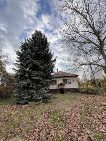 Eladó családi ház, III. kerületben, Aranypatak utcában