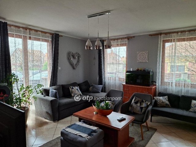 Eladó családi ház, Iváncsán 79.9 M Ft, 1+2 szobás