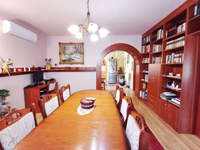 Eladó családi ház, Hajdúsámsonon 97.9 M Ft, 5 szobás