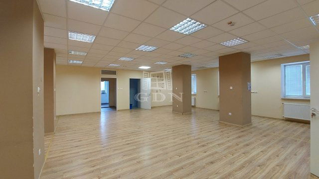 Kiadó iroda, Budapesten, X. kerületben 660 E Ft / hó, 4 szobás