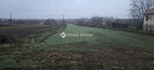 Eladó telek, Gárdonyban 10.5 M Ft / költözzbe.hu