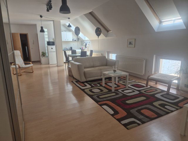 Kiadó sorház, albérlet, Pécsett 480 E Ft / hó, 3 szobás