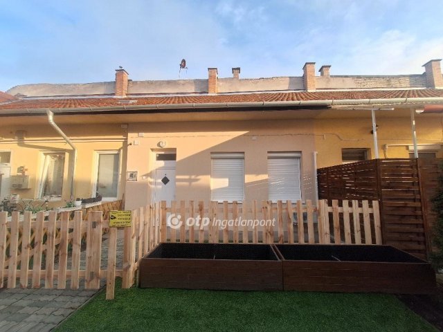 Eladó téglalakás, Budapesten, IV. kerületben 43.5 M Ft, 1 szobás