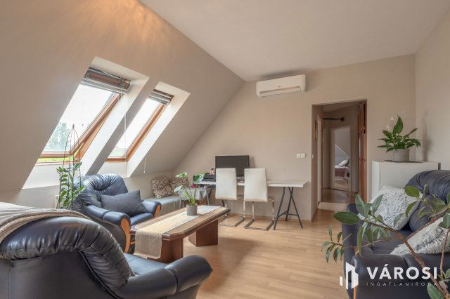 Eladó téglalakás, Szegeden 79.9 M Ft, 4+1 szobás