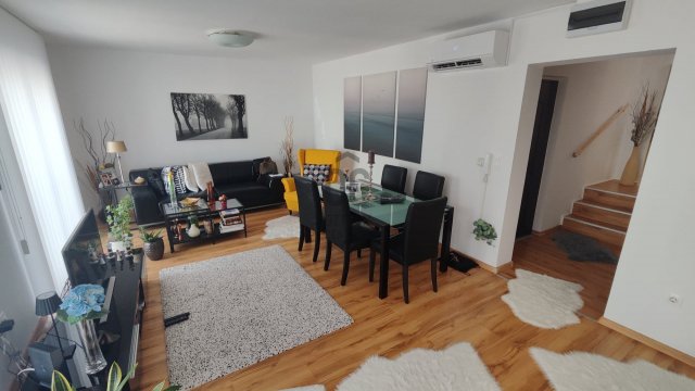 Eladó téglalakás, Várpalotán 64.9 M Ft, 3 szobás