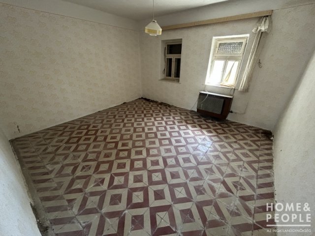 Eladó családi ház, Üllésen 24.999 M Ft, 2 szobás
