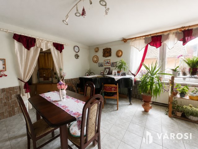 Eladó családi ház, Debrecenben 75 M Ft, 4 szobás