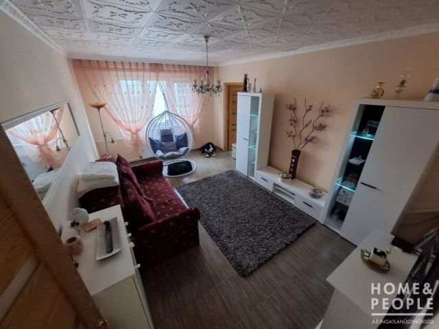 Eladó téglalakás, Szegeden 68.5 M Ft, 3 szobás