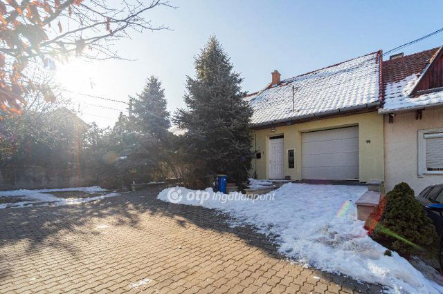 Eladó sorház, Pécelen 95.9 M Ft, 3 szobás / költözzbe.hu