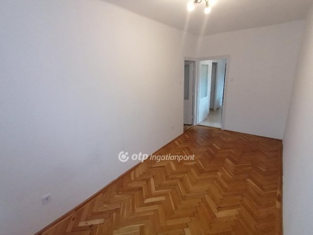 Eladó téglalakás, Debrecenben 74.9 M Ft, 3 szobás