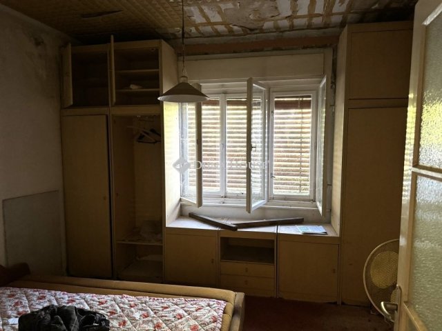 Eladó családi ház, Bólyban 49 M Ft, 8 szobás