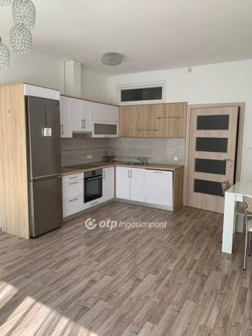 Eladó téglalakás, Pápán 45.49 M Ft, 2 szobás